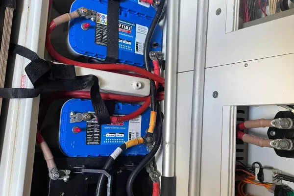 Changing of Optima engine batteries in Golfe-Juan